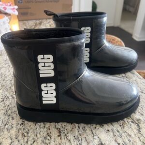 UGG Classic mini boot Gloss Black size 7